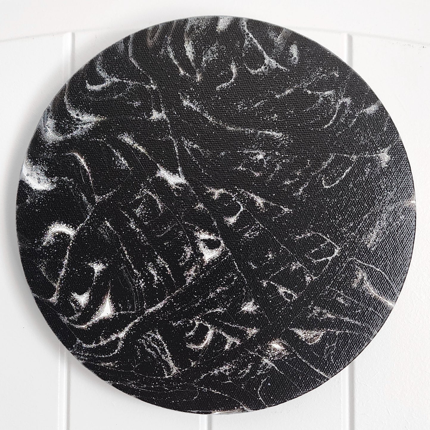 8 in. Circle Black & White Fluid Painting