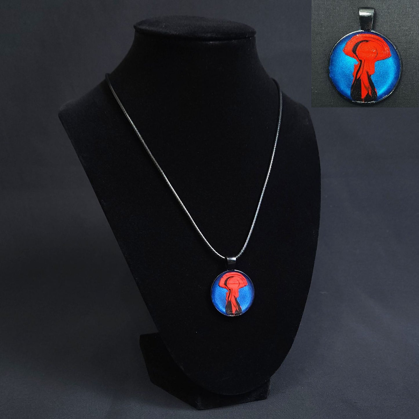 Black Pendant Necklaces
