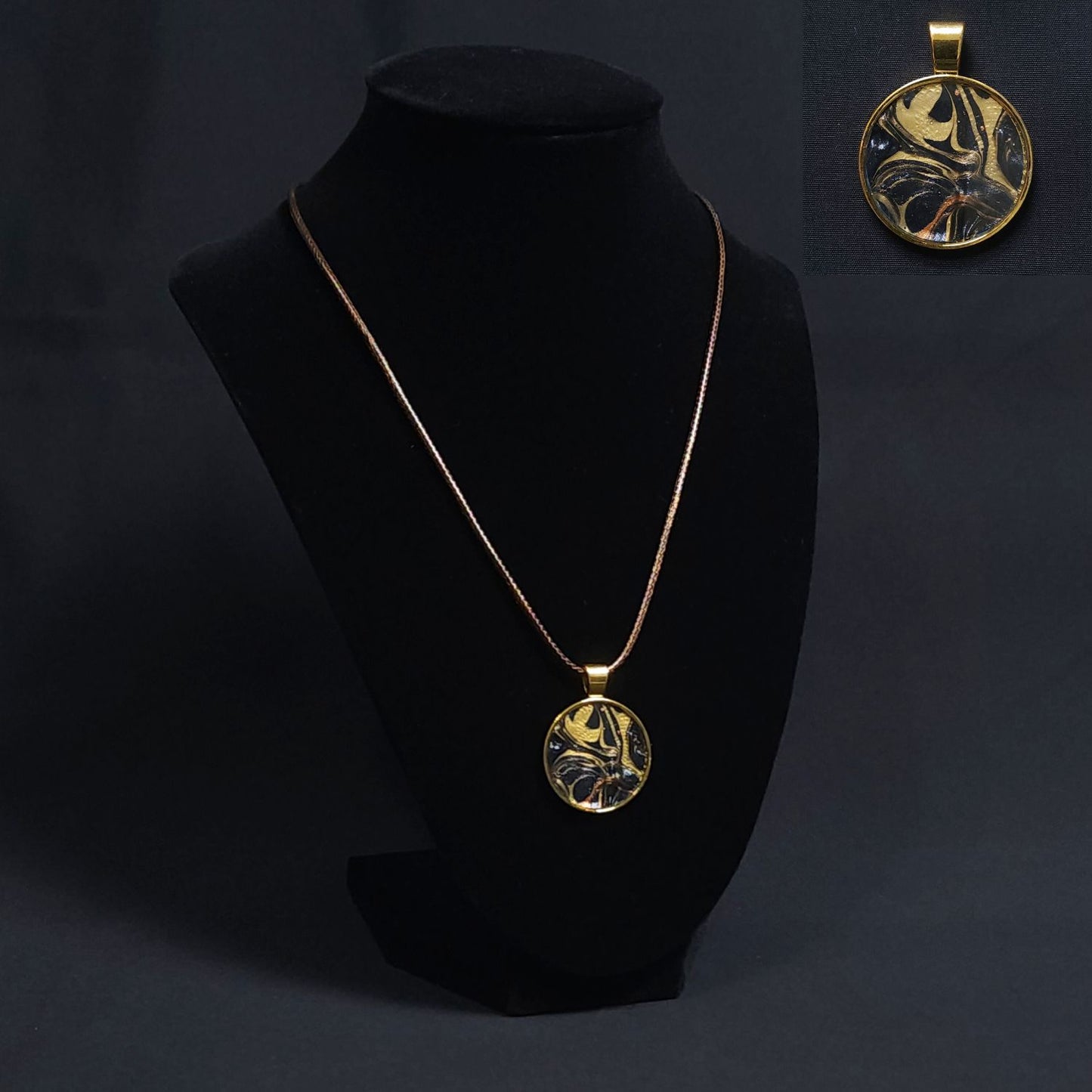 Gold Pendant Necklaces