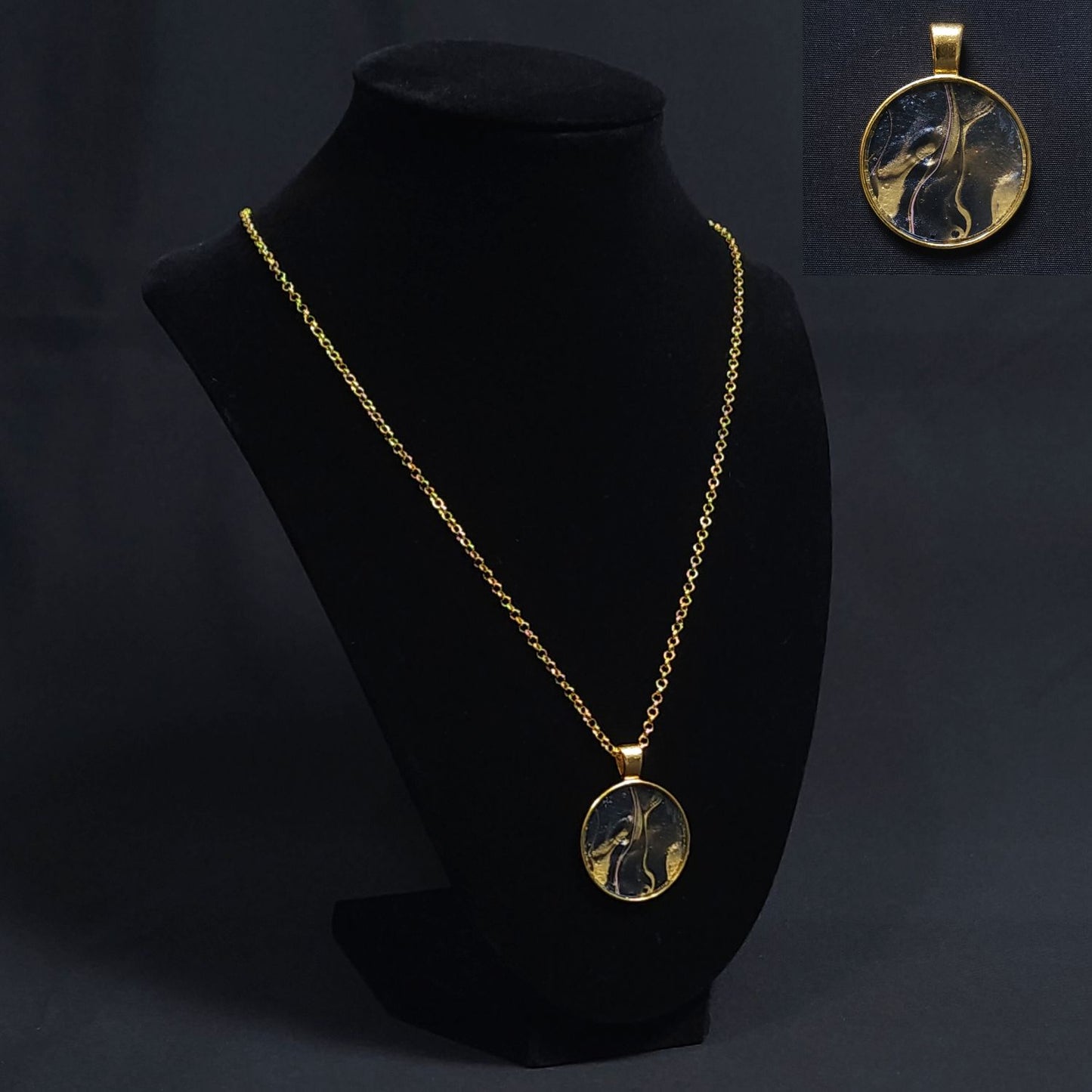 Gold Pendant Necklaces