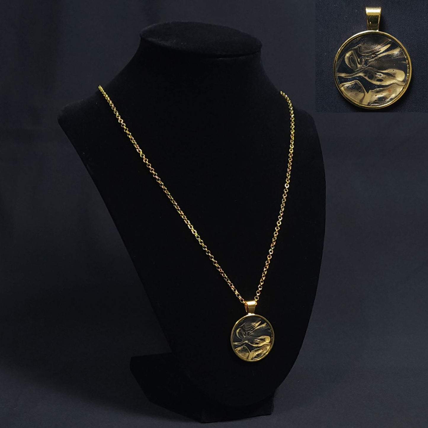 Gold Pendant Necklaces
