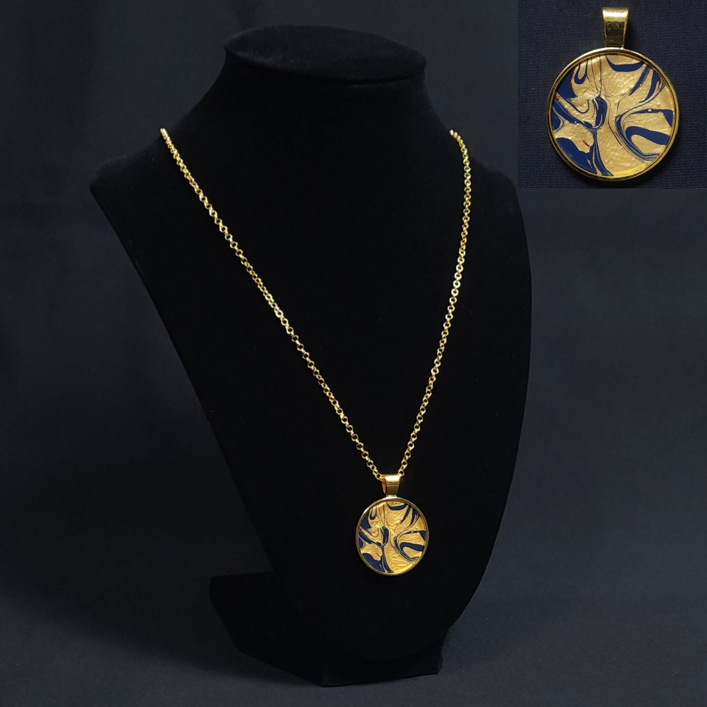 Gold Pendant Necklaces