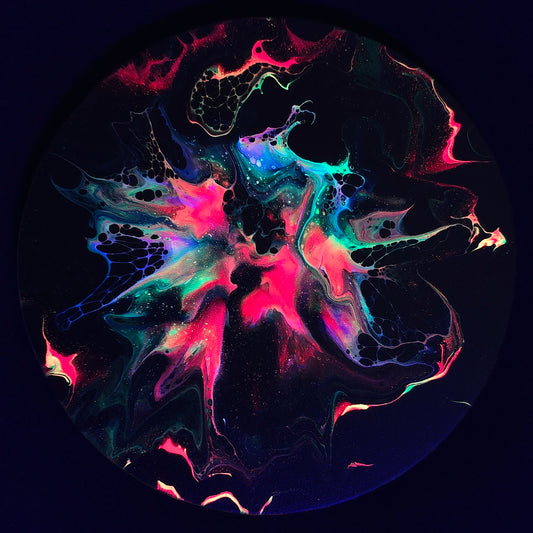 10 in. Circle Neon Pink Swipe Fluid Painting