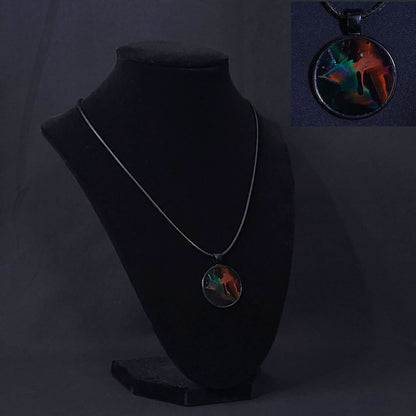 Black Pendant Necklaces