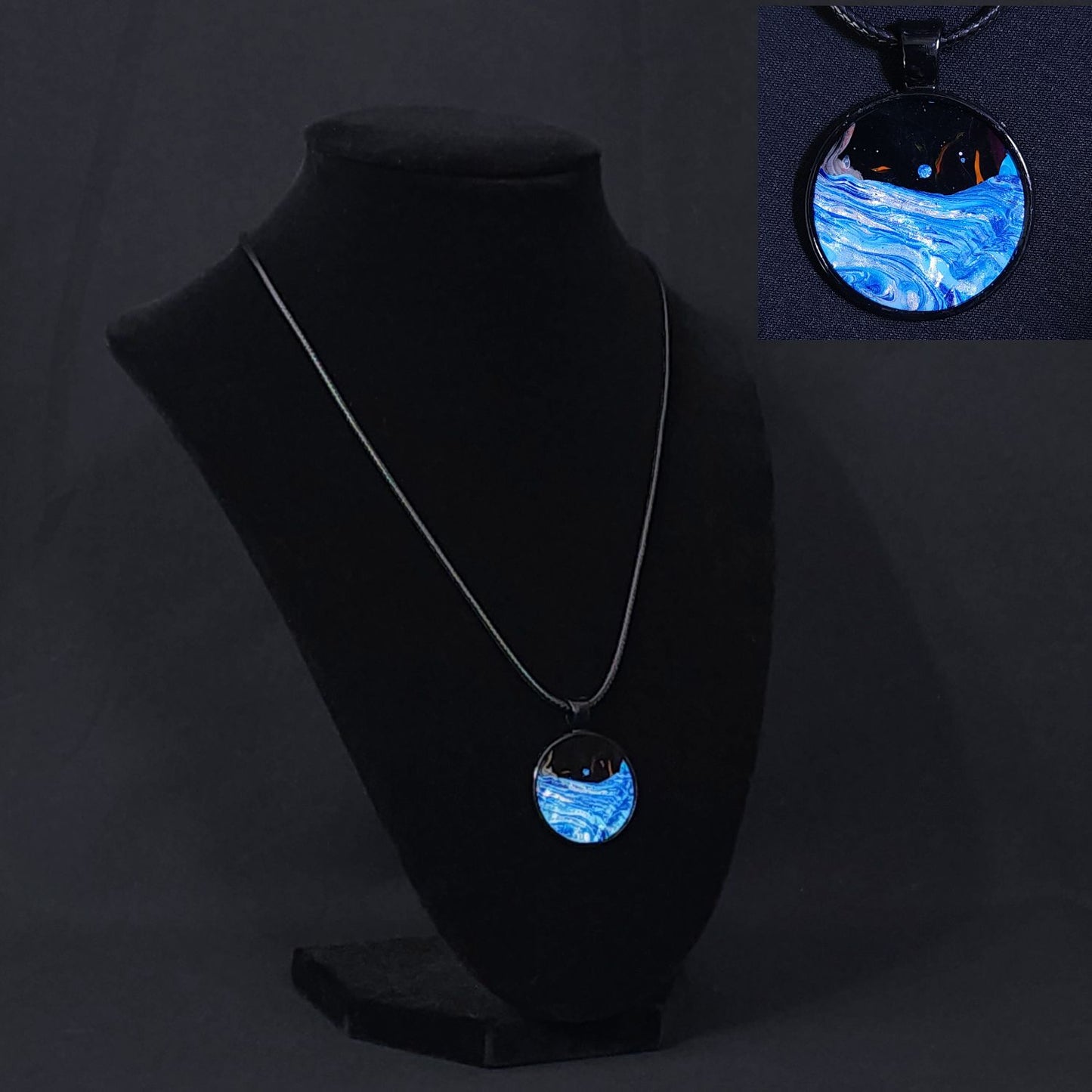 Black Pendant Necklaces