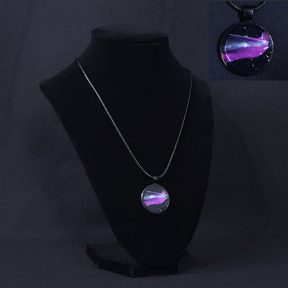 Black Pendant Necklaces